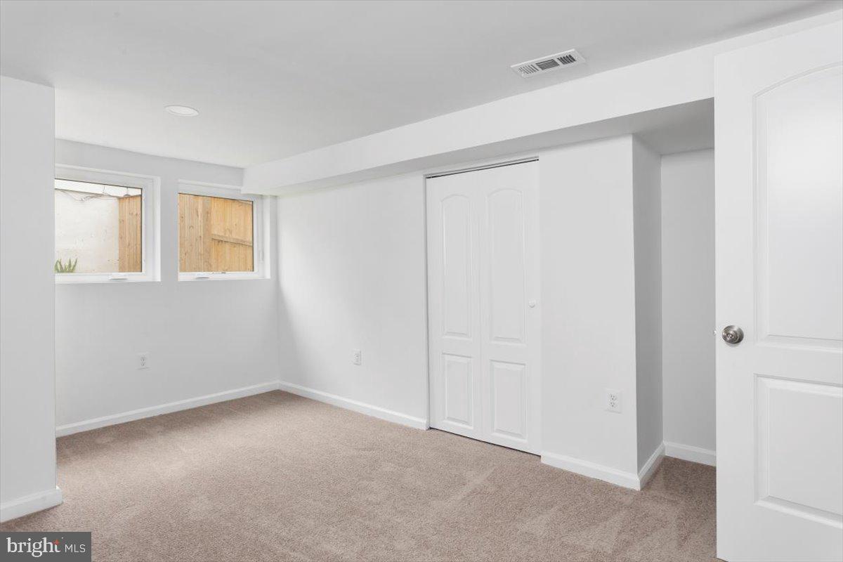 11715 Kingtree Street Silver Spring, MD 20902 - Photo 25 of 35