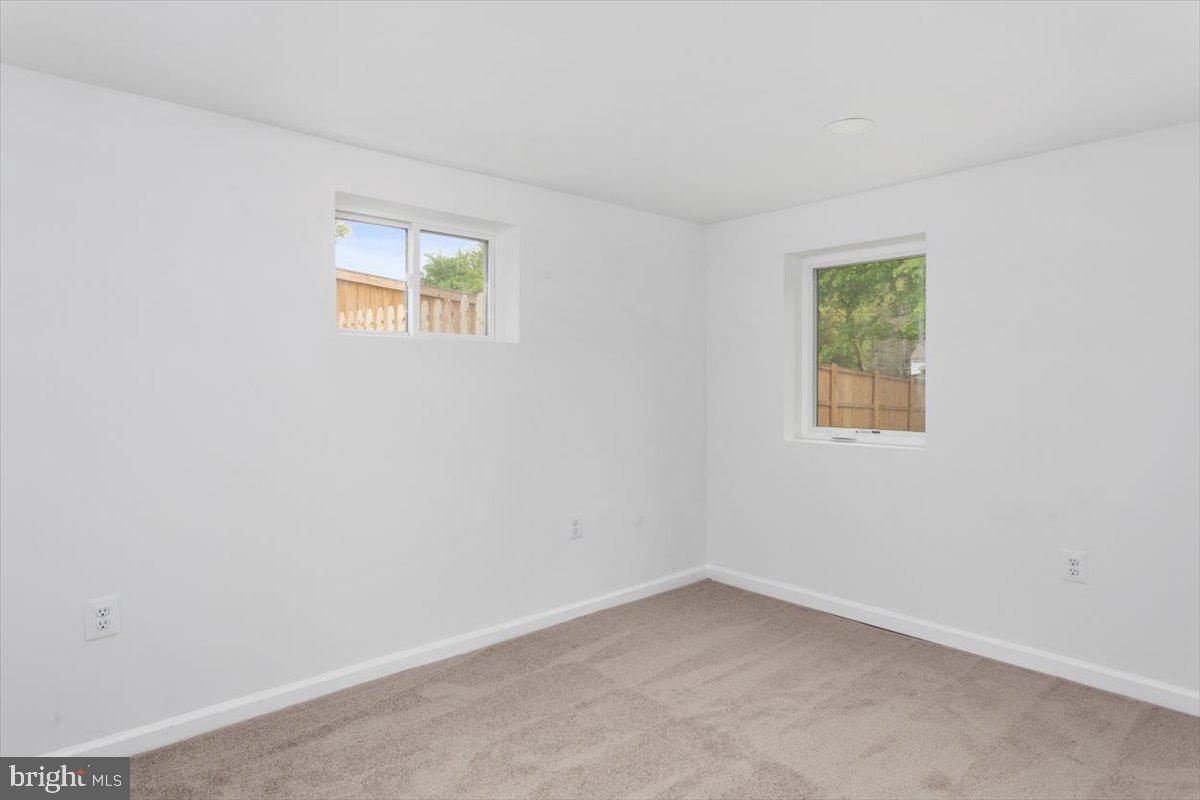 11715 Kingtree Street Silver Spring, MD 20902 - Photo 26 of 35