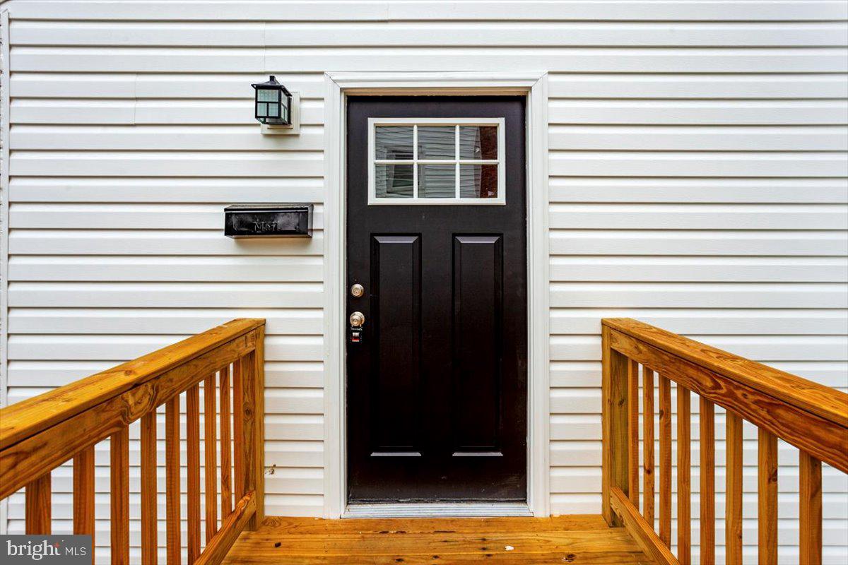 11715 Kingtree Street Silver Spring, MD 20902 - Photo 4 of 35