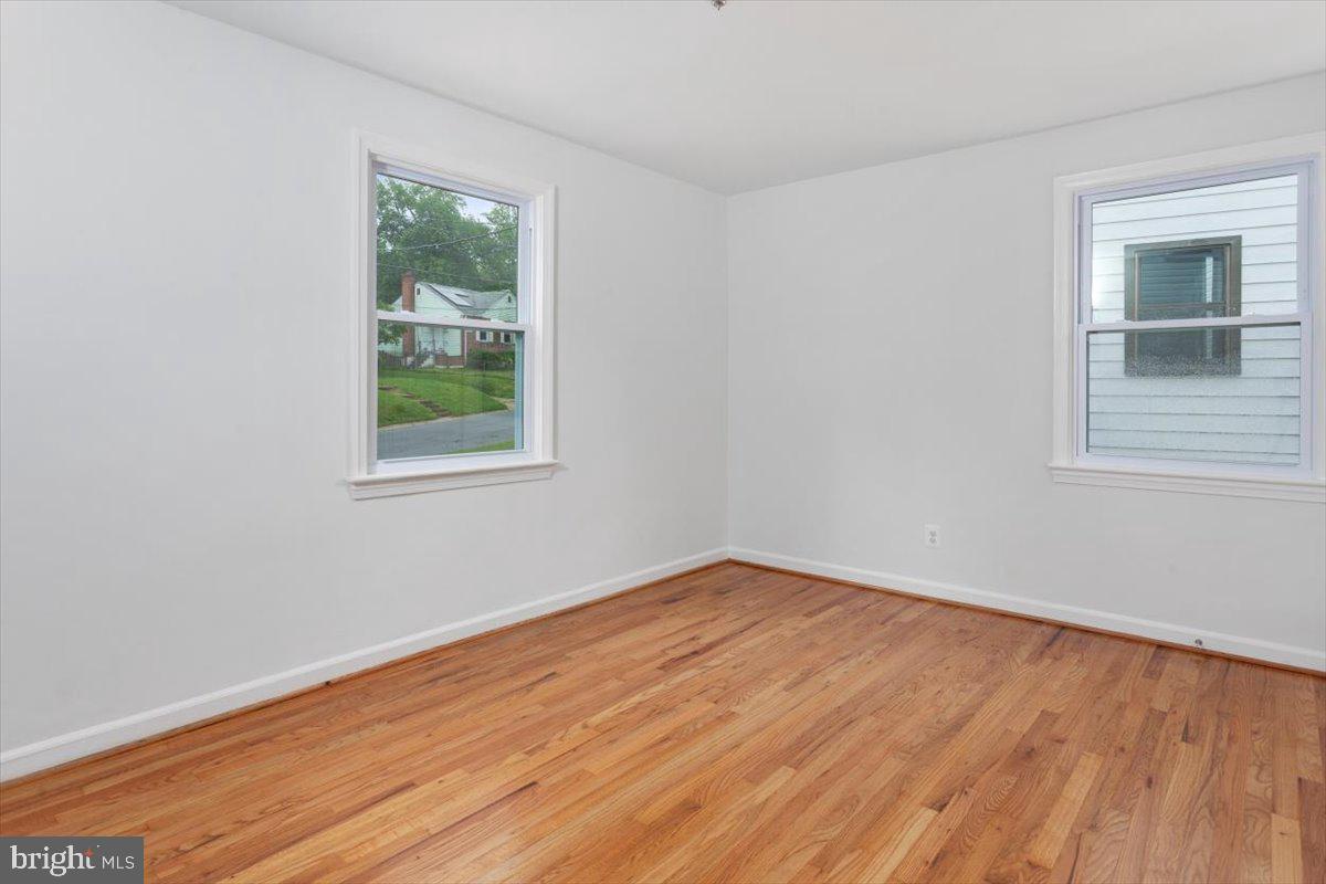 11715 Kingtree Street Silver Spring, MD 20902 - Photo 6 of 35