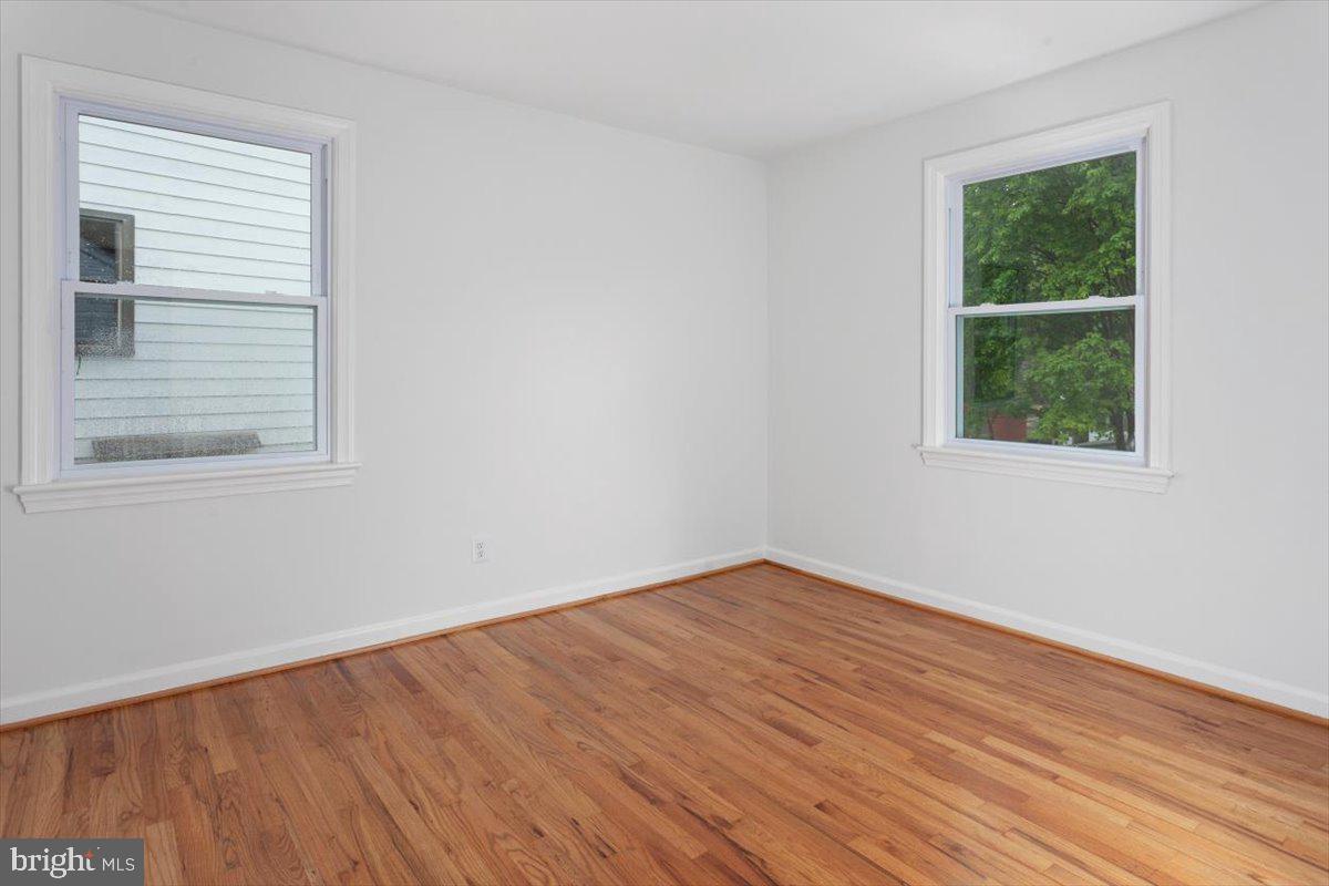 11715 Kingtree Street Silver Spring, MD 20902 - Photo 8 of 35