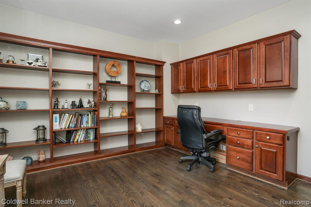 9853 Pine Knob Road Clarkston, MI 48348 - Photo 23 of 65