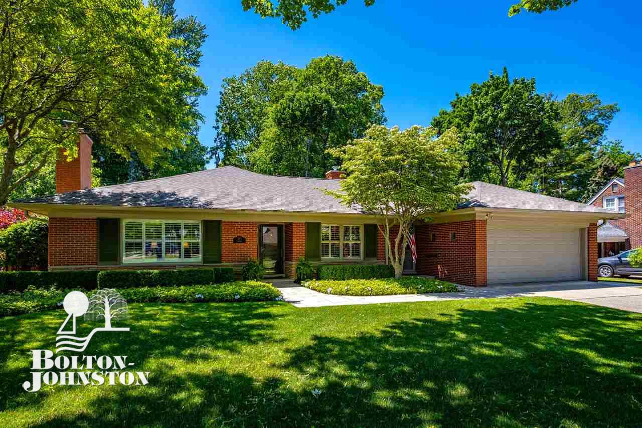 271 Stephens Road Grosse Pointe Farms, MI 48236 - Photo 1 of 43