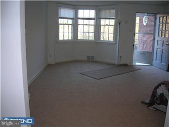 78 Gilpin Road Upper Darby, PA 19082 - Photo 12 of 12 Living Room