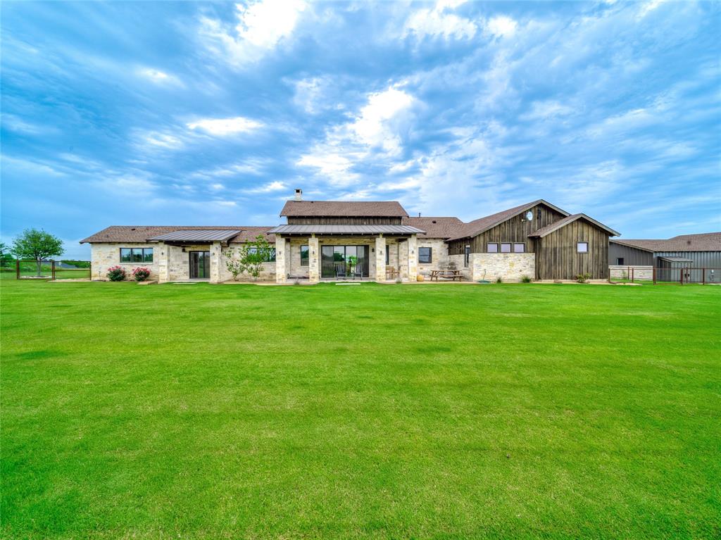 6362 Belz Road Sanger, TX 76266 - Photo 35 of 40 a house view with garden space