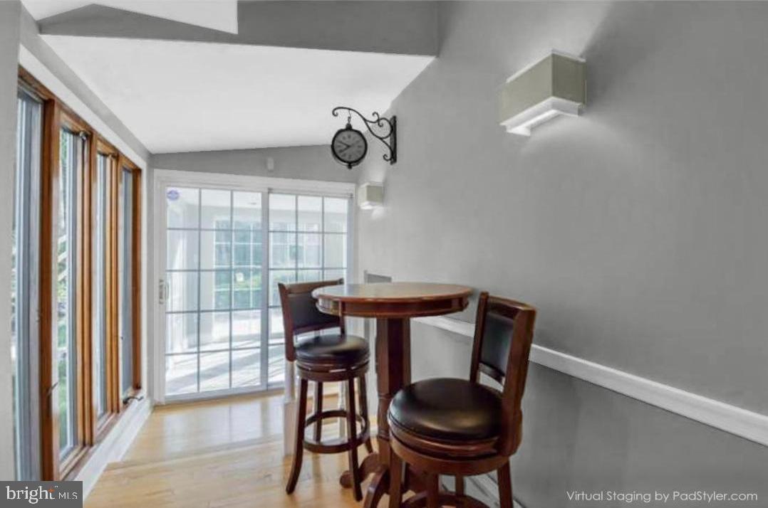 408 Old Farm Road Wyncote, PA 19095 - Photo 9 of 26 Dining nook - Virtually Staged