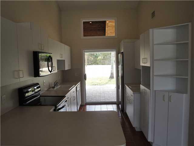 5334 Southeast Horseshoe Point Road Stuart, FL 34997 - Photo 4 of 11 Gallery Image 4