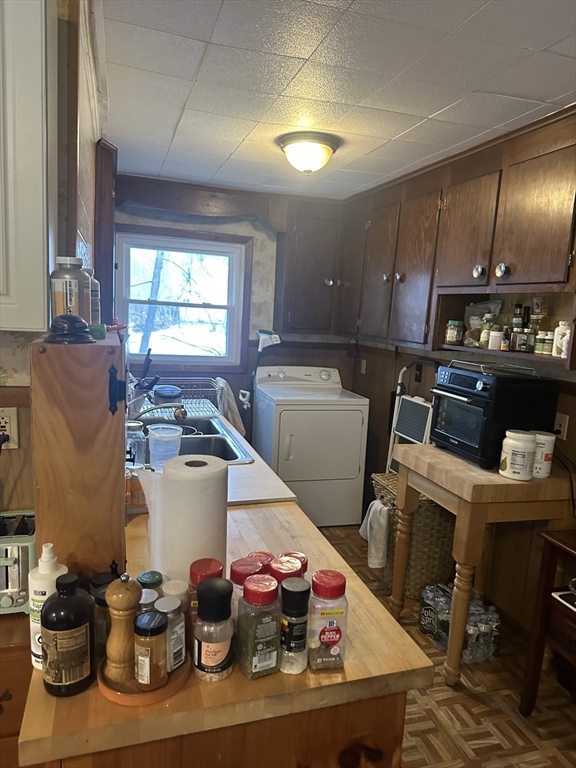 10 Malden Street Worcester, MA 01606 - Photo 3 of 17