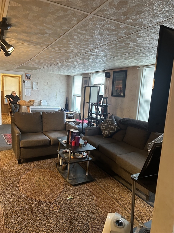 10 Malden Street Worcester, MA 01606 - Photo 8 of 17