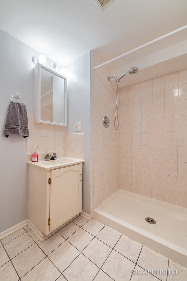 410 Warren Road Glenview, IL 60025 - Photo 33 of 37