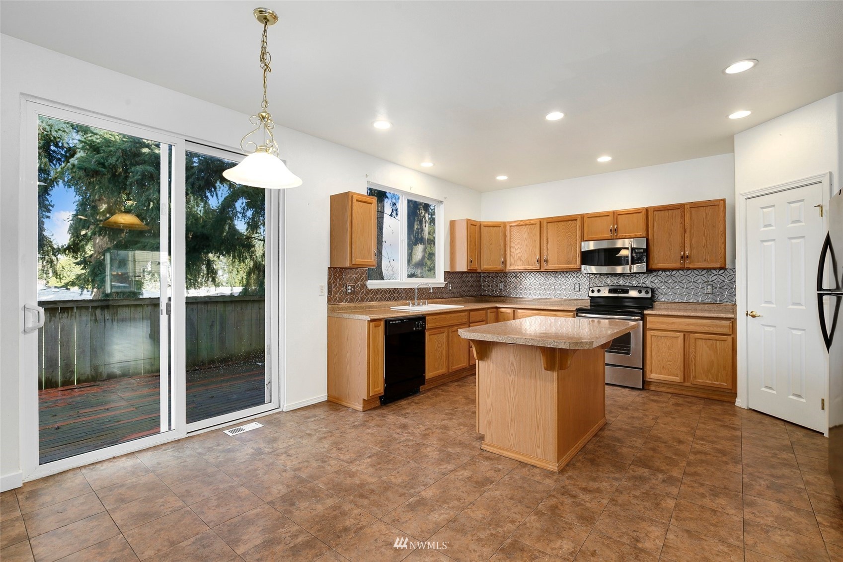 17853 110th Place Southeast Renton, WA 98055 - Photo 6 of 30 Gallery Image 6