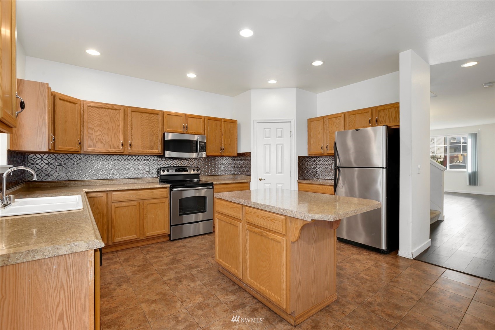 17853 110th Place Southeast Renton, WA 98055 - Photo 9 of 30 Gallery Image 9
