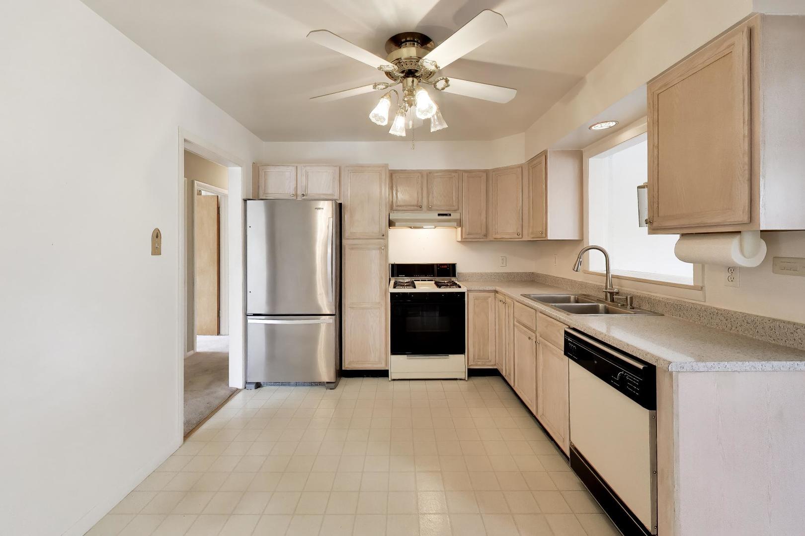 7338 Beckwith Road Morton Grove, IL 60053 - Photo 11 of 51 Gallery Image 11
