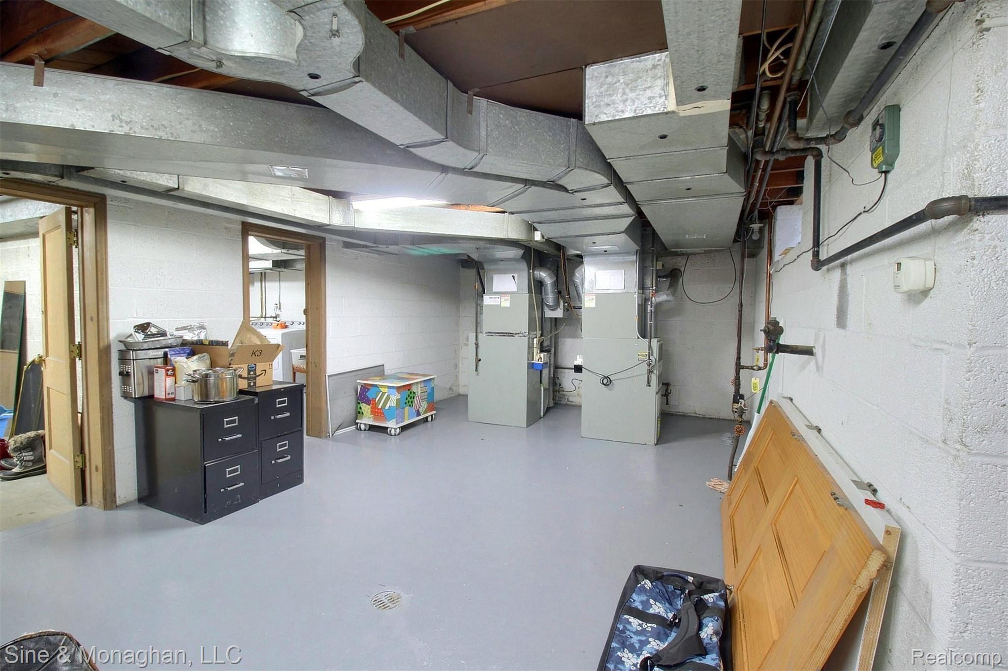 950 Harcourt Road Grosse Pointe, MI 48230 - Photo 21 of 30 21-Lower Level.jpg