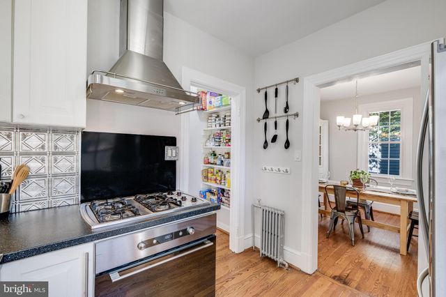 $980,000 | 32 East Walnut Street, Alexandria, VA 22301