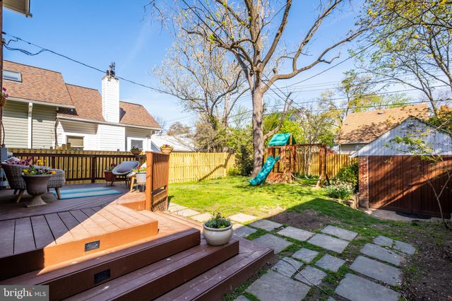 $980,000 | 32 East Walnut Street, Alexandria, VA 22301