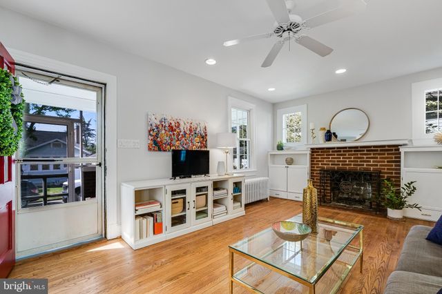 $980,000 | 32 East Walnut Street, Alexandria, VA 22301