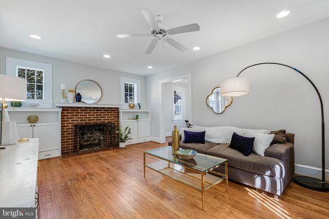 $980,000 | 32 East Walnut Street, Alexandria, VA 22301