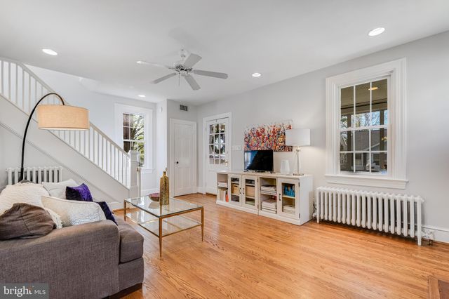 $980,000 | 32 East Walnut Street, Alexandria, VA 22301