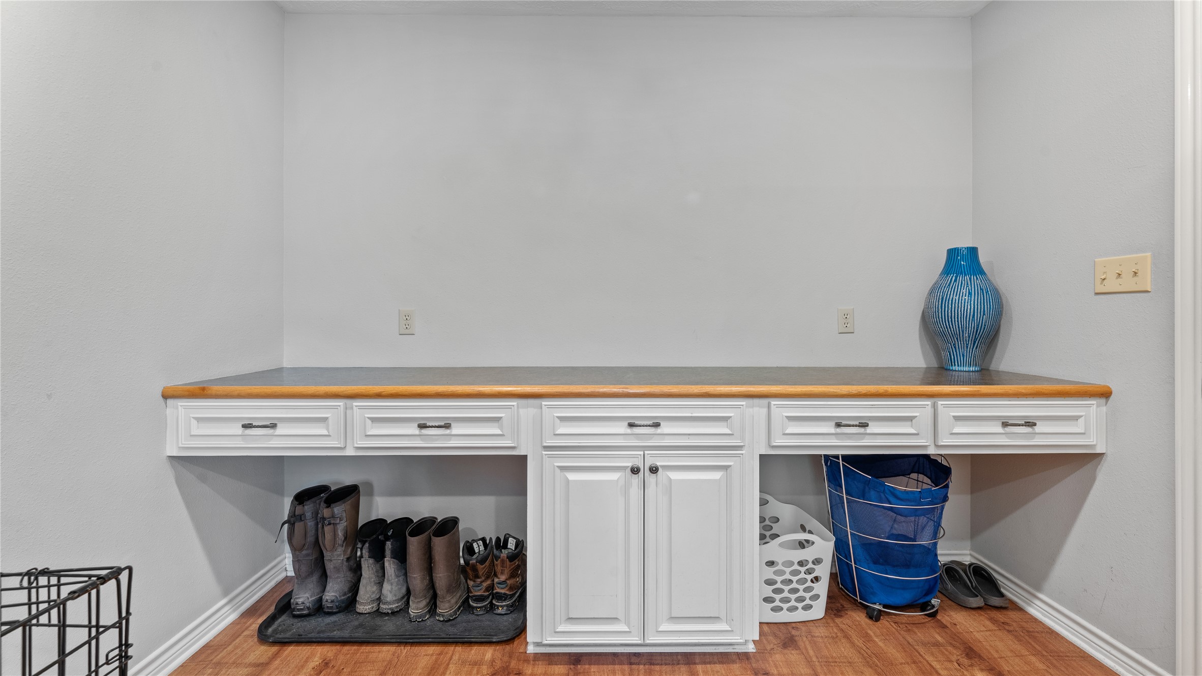 245 Alabama Point Livingston, TX 77351 - Photo 19 of 50 Folding area or desks in Laundry Area