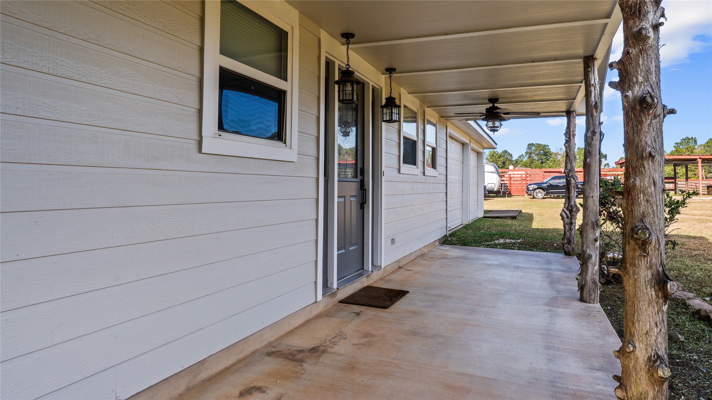 245 Alabama Point Livingston, TX 77351 - Photo 4 of 50 Front Porch