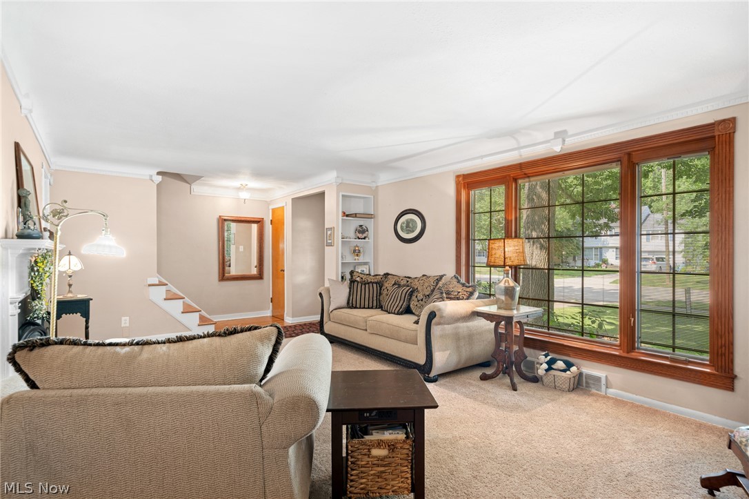 1019 Professor Road Cleveland, OH 44124 - Photo 5 of 35