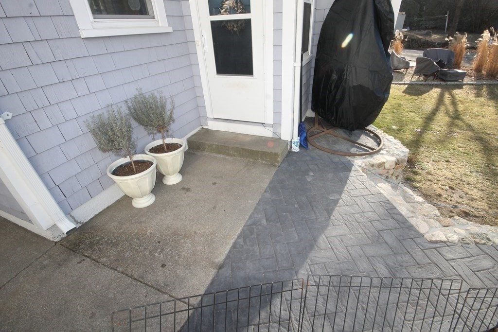 6 Rockview Road, Unit 2 Hull, MA 02045 - Photo 23 of 38