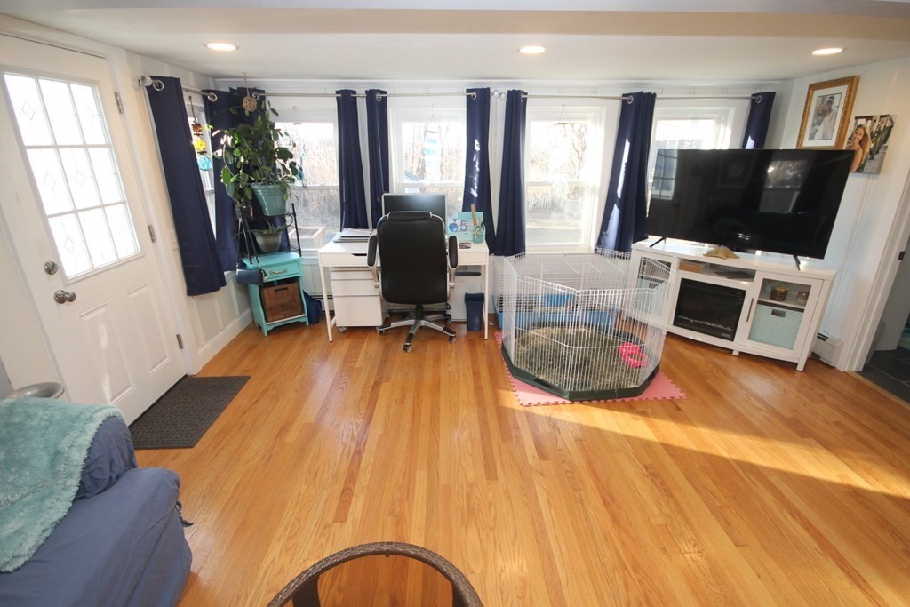 6 Rockview Road, Unit 2 Hull, MA 02045 - Photo 8 of 38