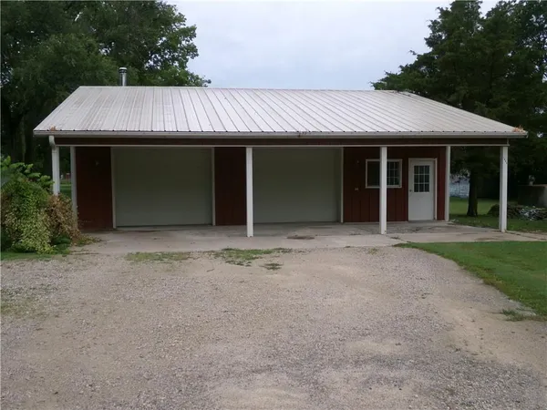 $130,000 | 1402 North Kentucky Street, Iola, KS 66749
