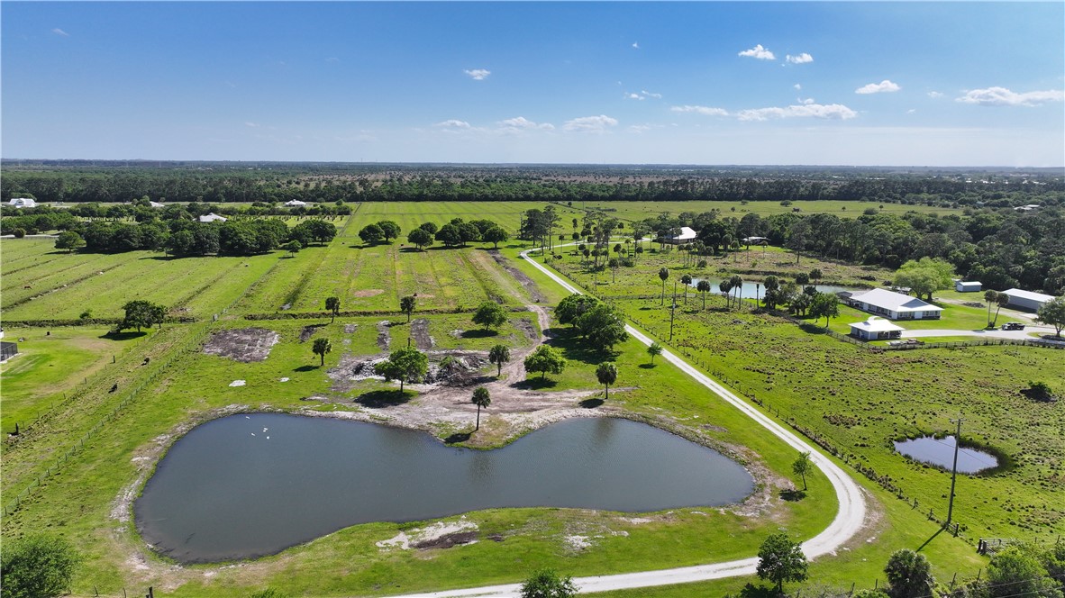 6045 21st Street Southwest Vero Beach, FL 32968 - Photo 6 of 36 an aerial view of a football ground