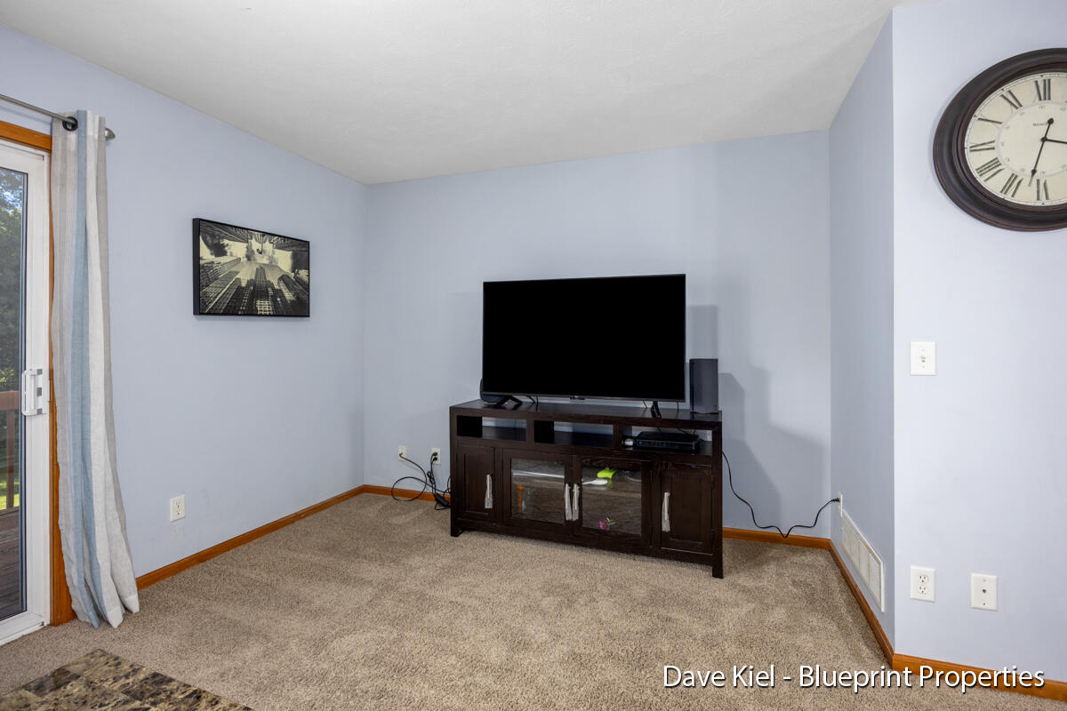136 Irving Road, Unit 7 Middleville, MI 49333 - Photo 4 of 20 IMG_1003
