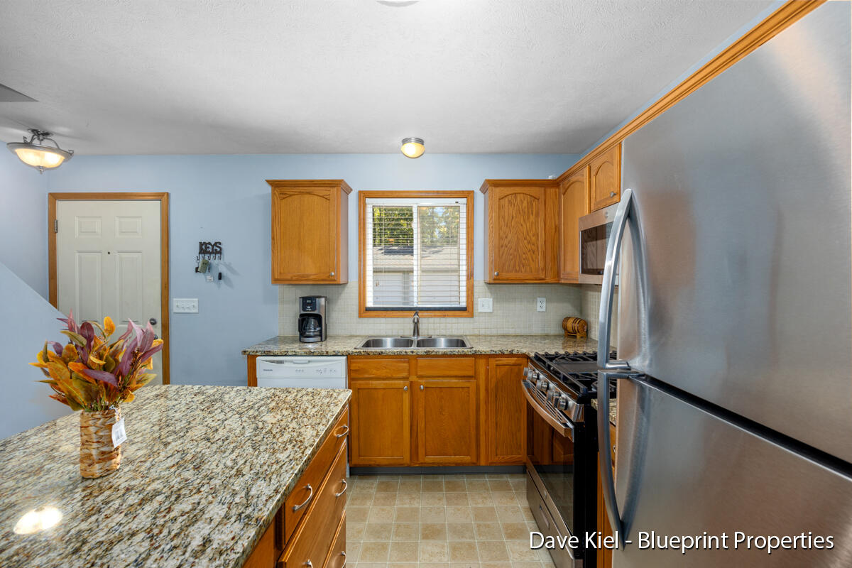 136 Irving Road, Unit 7 Middleville, MI 49333 - Photo 8 of 20 IMG_1007