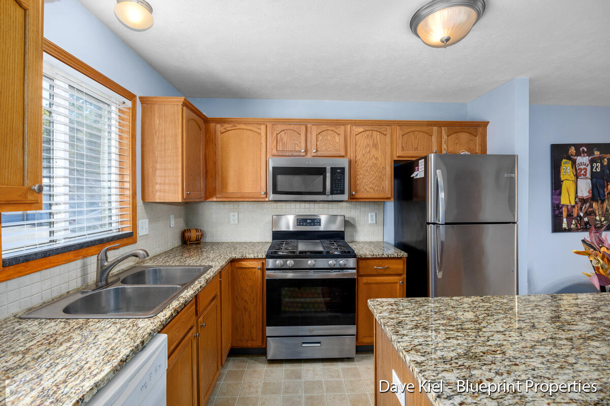 136 Irving Road, Unit 7 Middleville, MI 49333 - Photo 9 of 20 IMG_1008