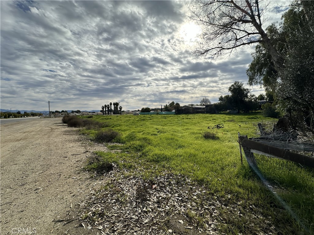 0 Chade Menifee, CA 92584 - Photo 10 of 17 a view of a garden with an outdoor space