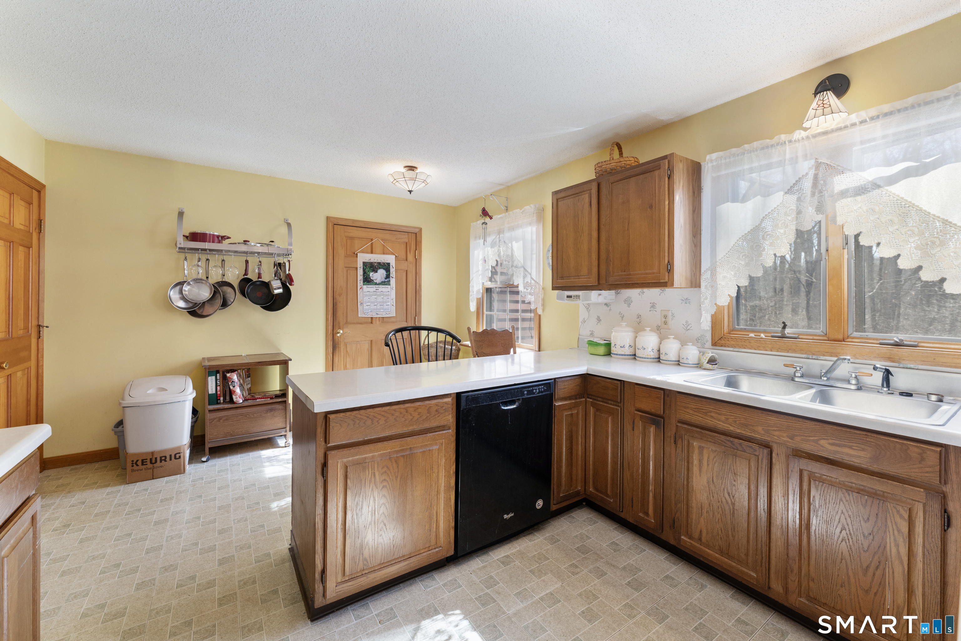 41 Margaret Henry Road Killingly, CT 06239 - Photo 5 of 38
