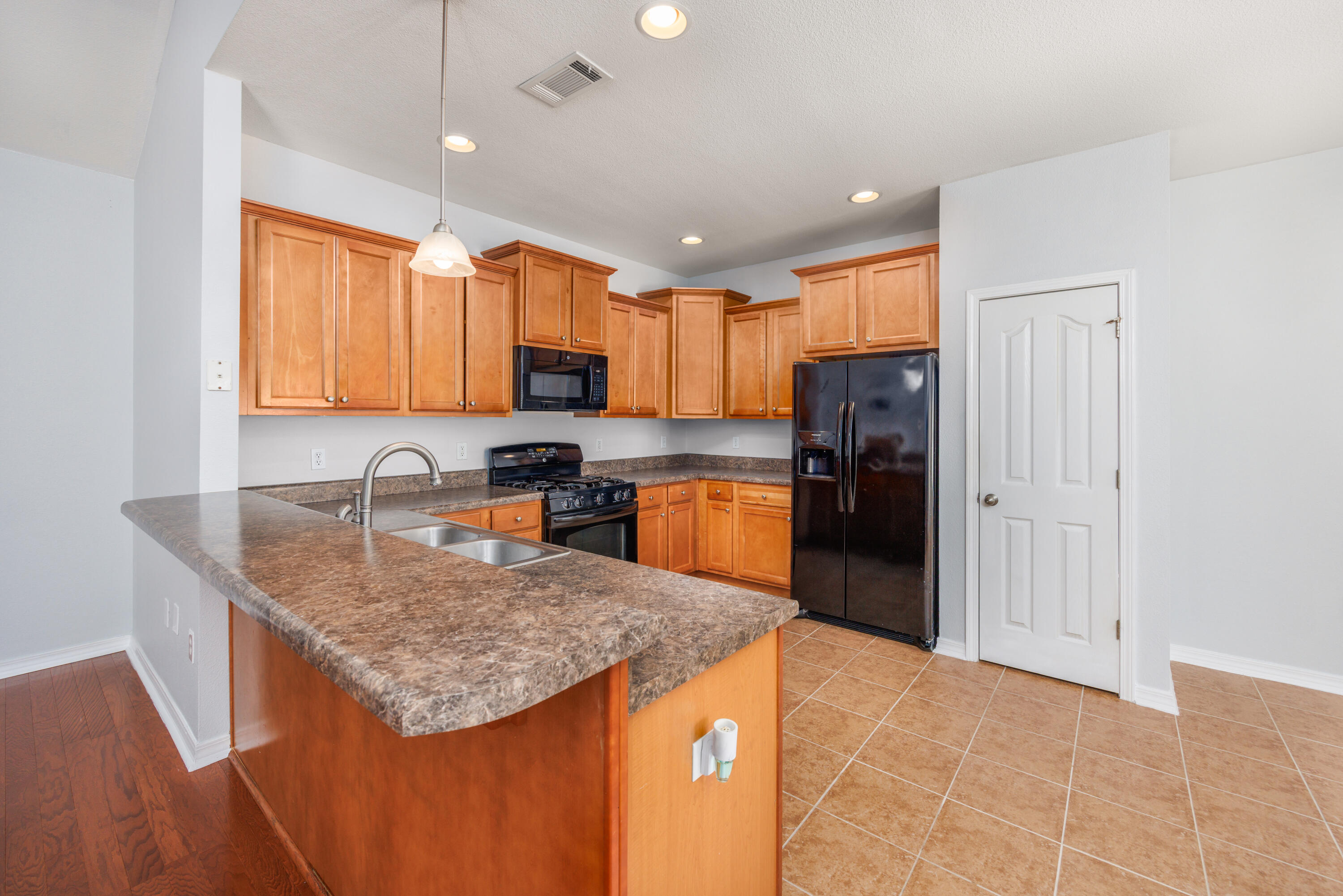 160 Concert Court Freeport, FL 32439 - Photo 11 of 31 160 Concert Court-17