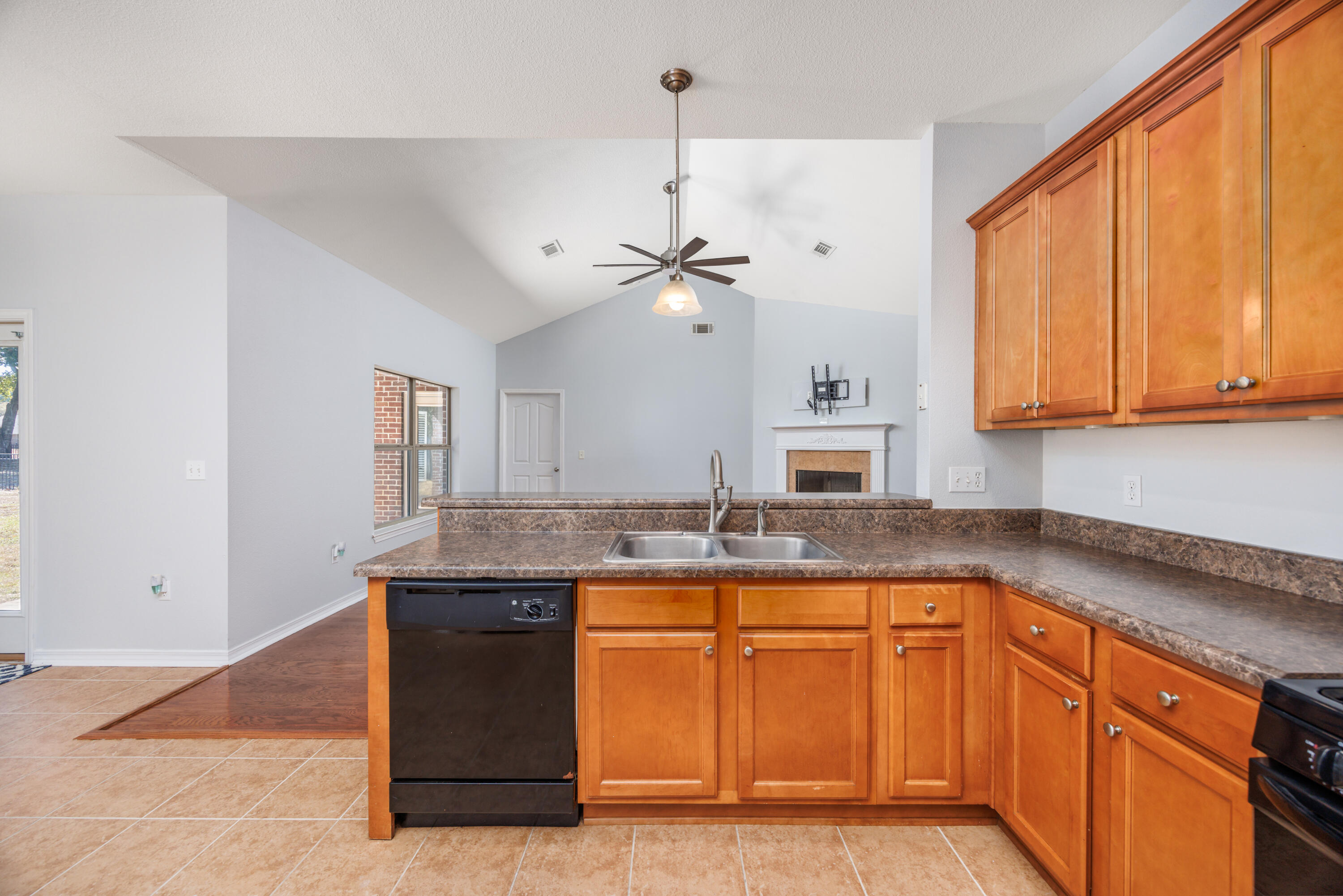 160 Concert Court Freeport, FL 32439 - Photo 14 of 31 160 Concert Court-20