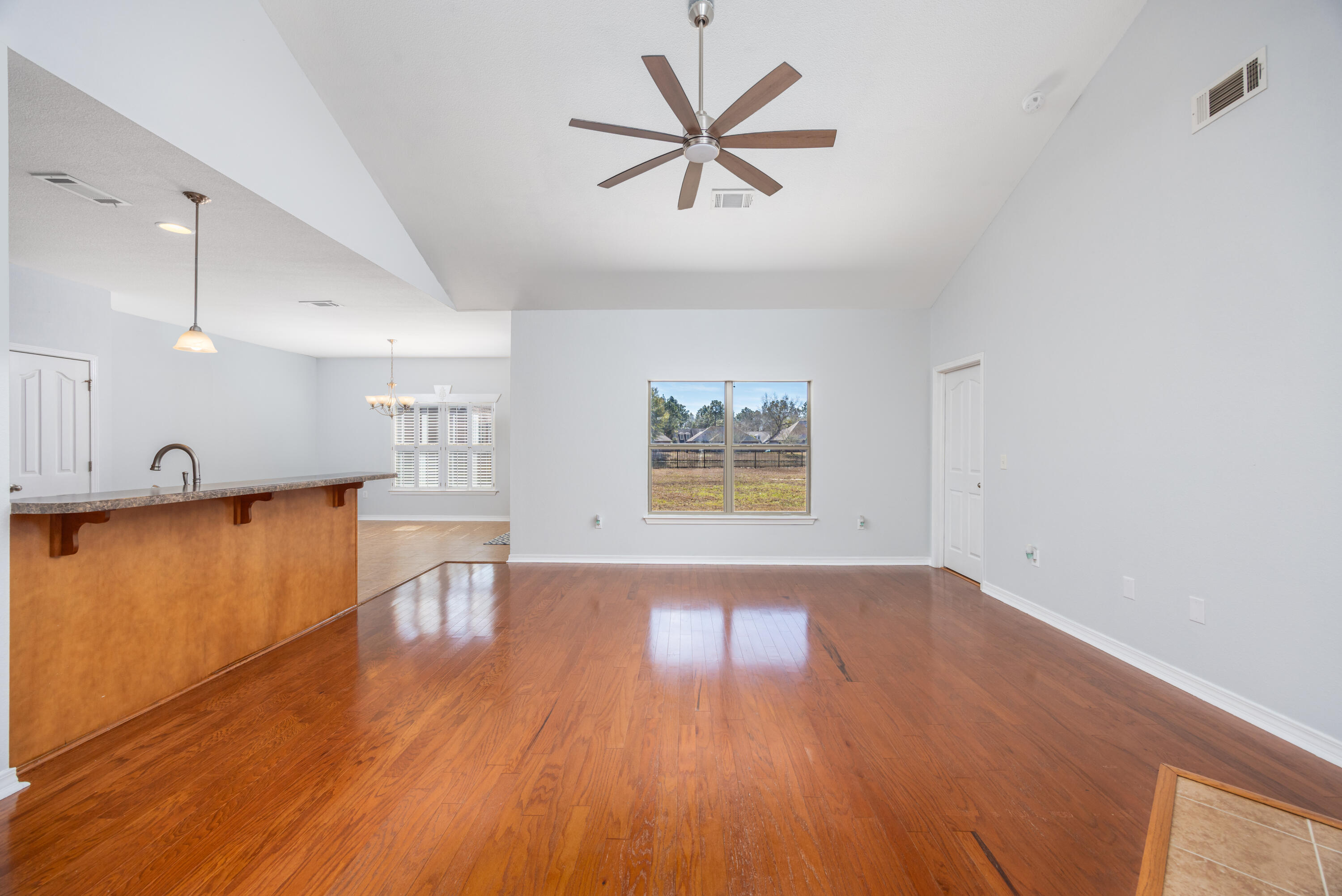160 Concert Court Freeport, FL 32439 - Photo 5 of 31 160 Concert Court-11