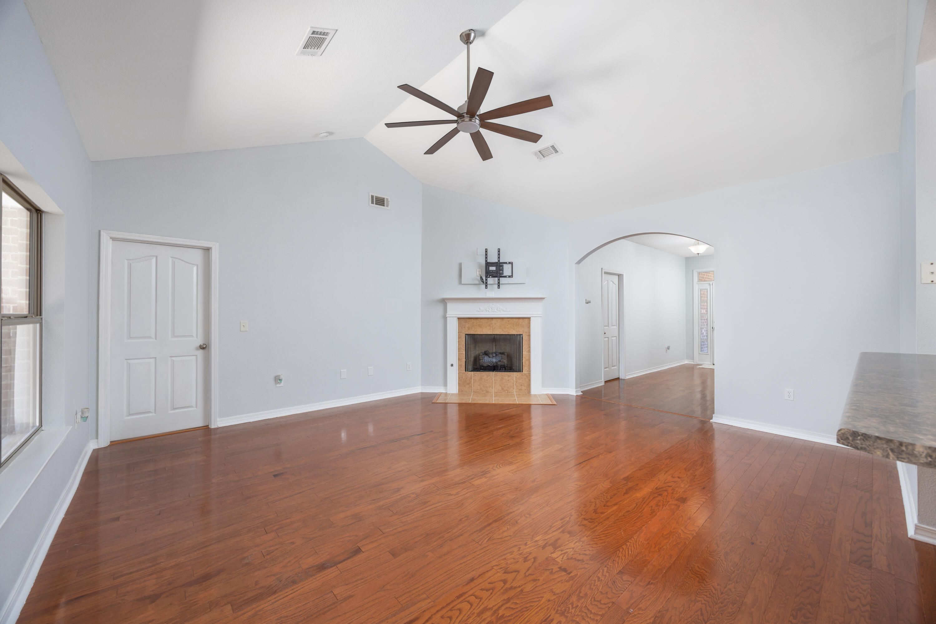 160 Concert Court Freeport, FL 32439 - Photo 7 of 31 160 Concert Court-13