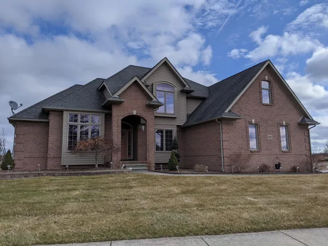 $635,000 | 8502 Cobblestone Drive, Newport, MI 48166