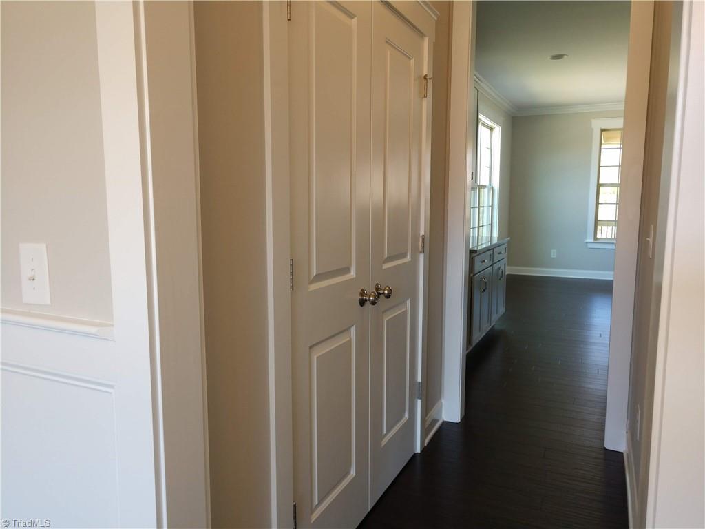 5430 Rambling Road Greensboro, NC 27409 - Photo 13 of 40