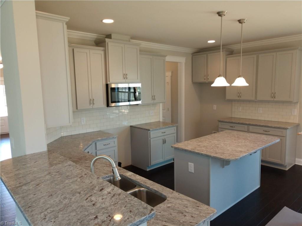 5430 Rambling Road Greensboro, NC 27409 - Photo 14 of 40