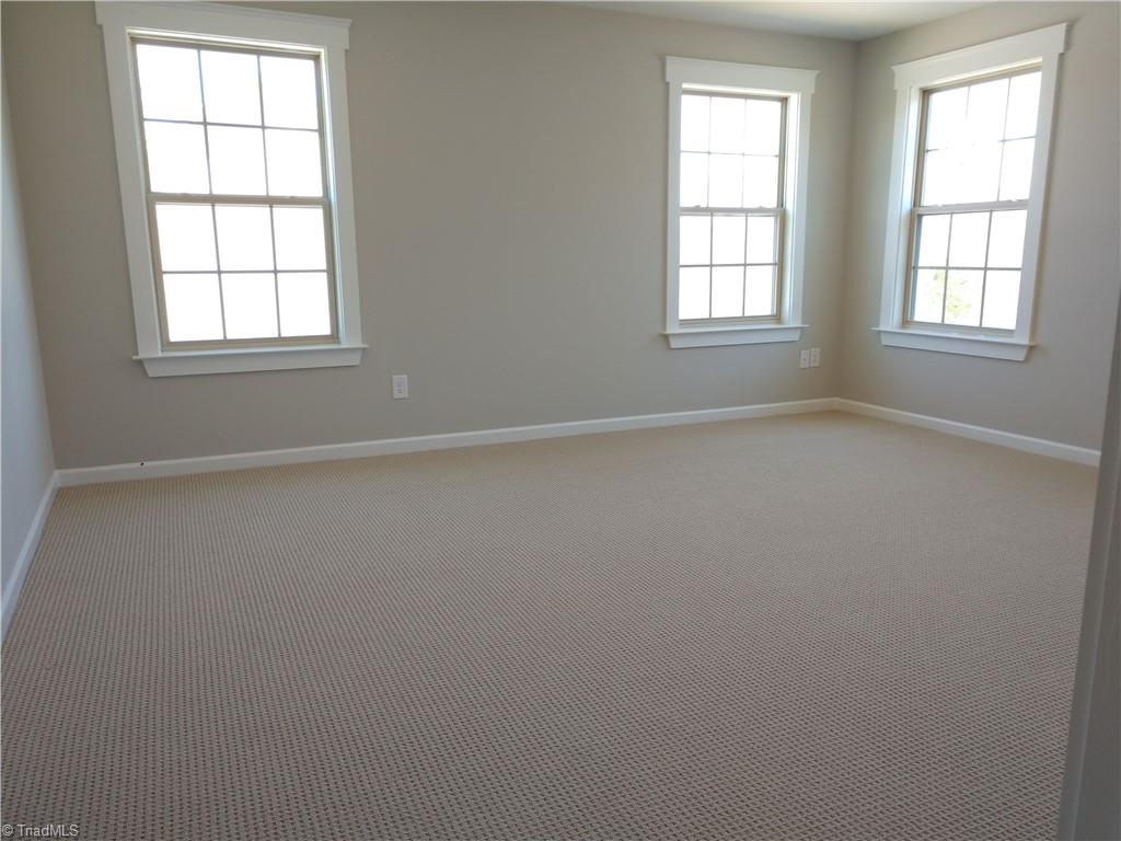 5430 Rambling Road Greensboro, NC 27409 - Photo 17 of 40