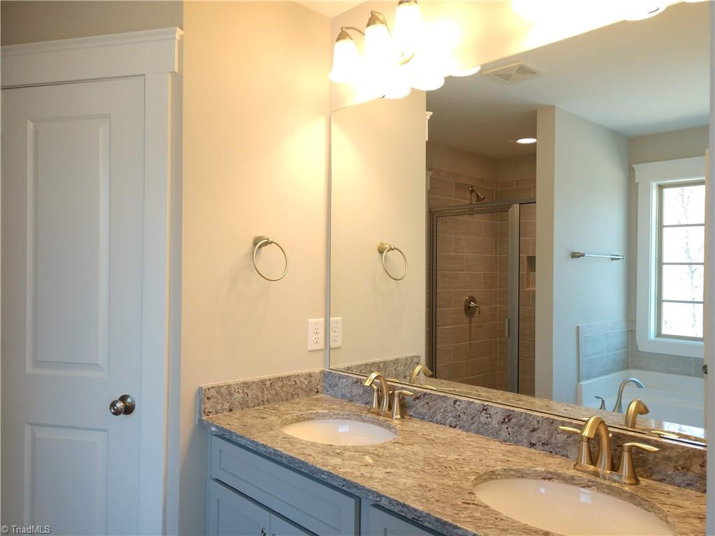 5430 Rambling Road Greensboro, NC 27409 - Photo 18 of 40