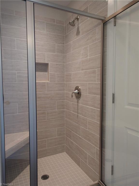 5430 Rambling Road Greensboro, NC 27409 - Photo 20 of 40