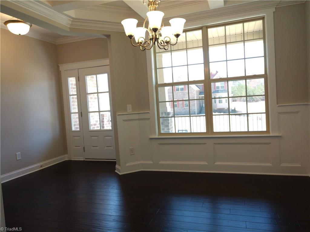 5430 Rambling Road Greensboro, NC 27409 - Photo 8 of 40