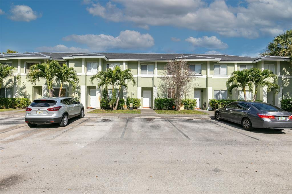 159 Hidden Ct Road, Unit I49 Hollywood, FL 33023 - Photo 1 of 21 Photo 1