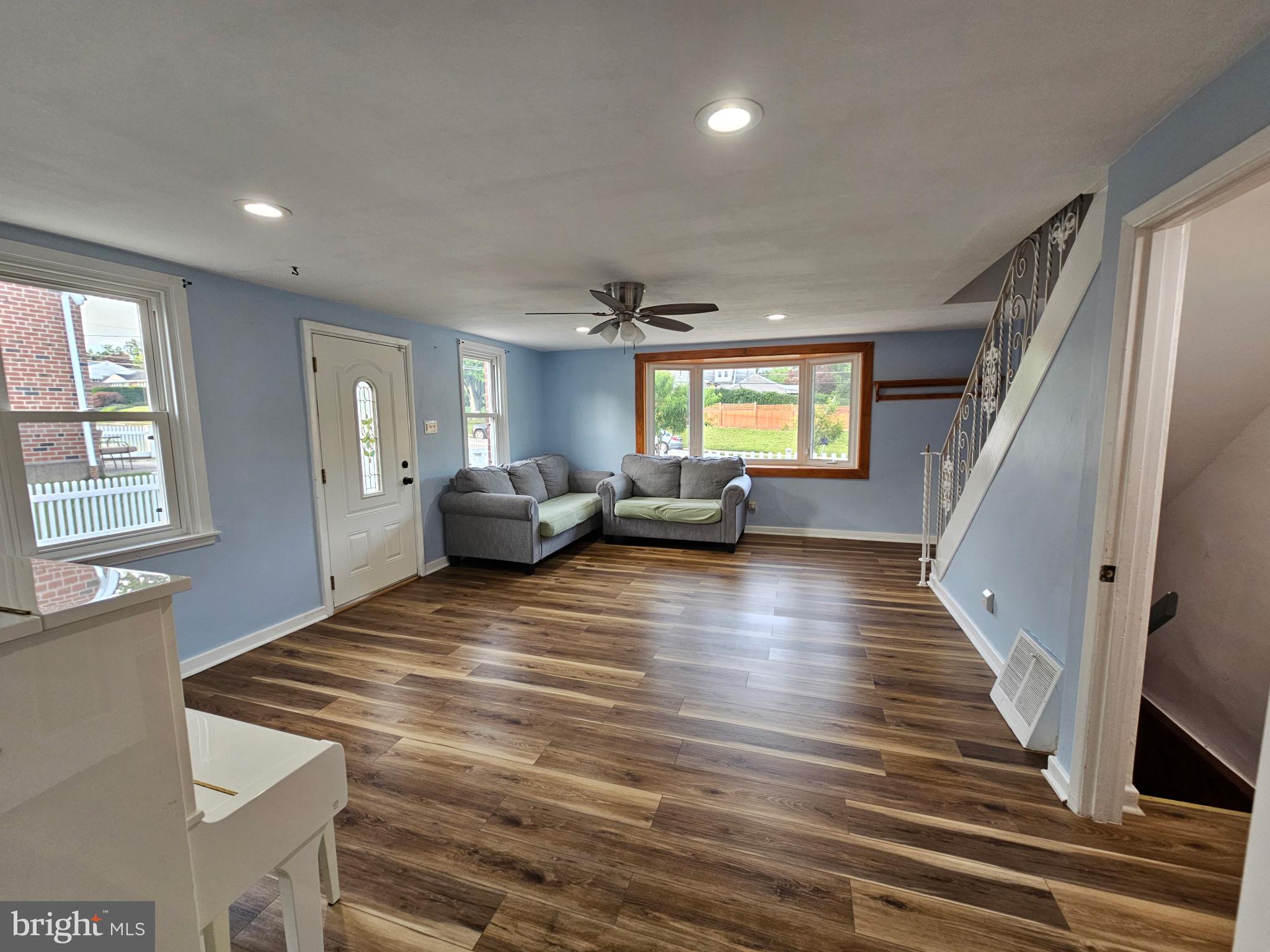 804 Marchman Road Philadelphia, PA 19115 - Photo 6 of 22