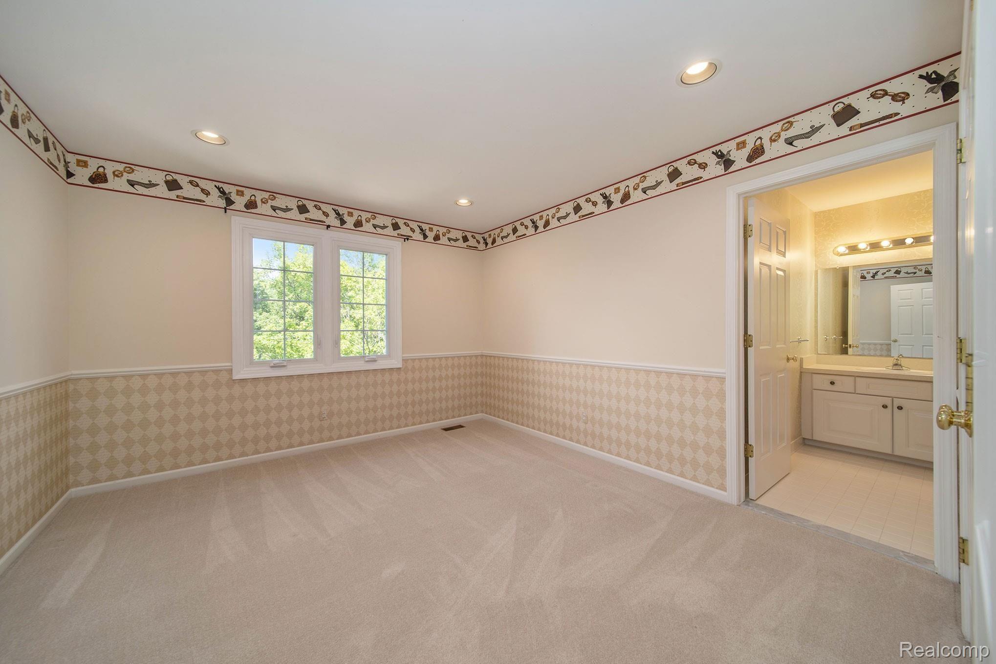 79 Oakbridge Drive Rochester, MI 48306 - Photo 20 of 46 79-Oakbridge_46.jpg