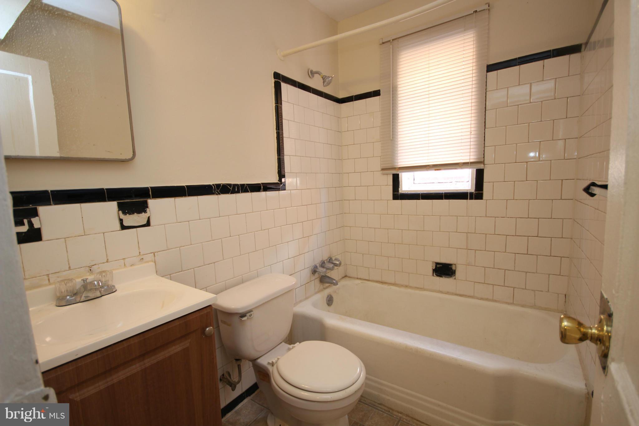 323 54th Street Northeast Washington, DC 20019 - Photo 12 of 16 Bath